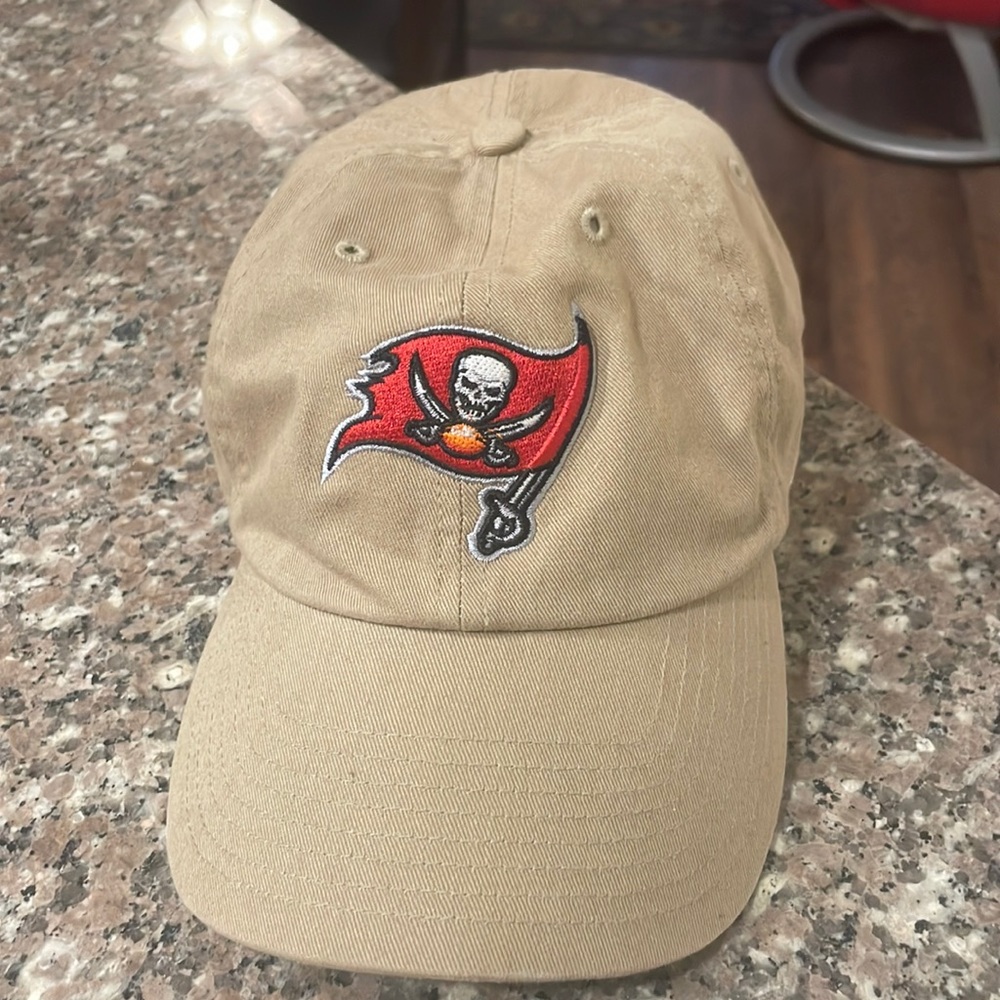 Tampa Bay Buccaneers 47 brand hat